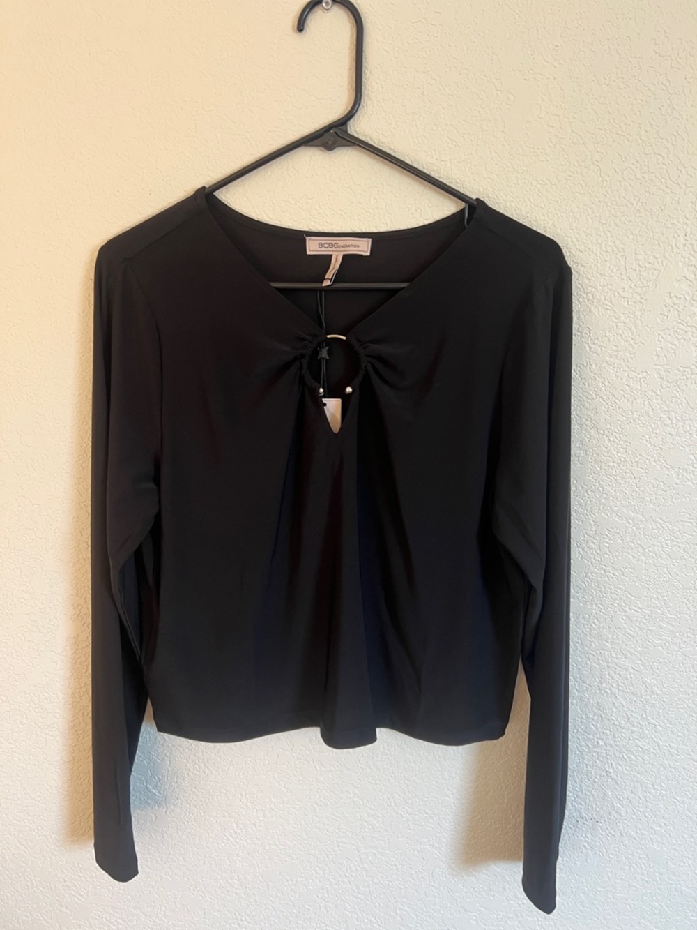 BCBGeneration Black Gathered Ring-Detail Top